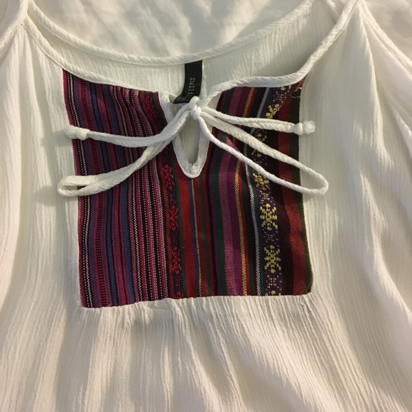 white top - Picture 2 of 3