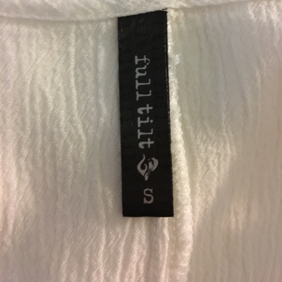 white top - Picture 3 of 3