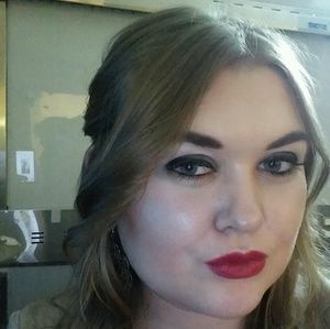 Meet your Posher, Kaitlin