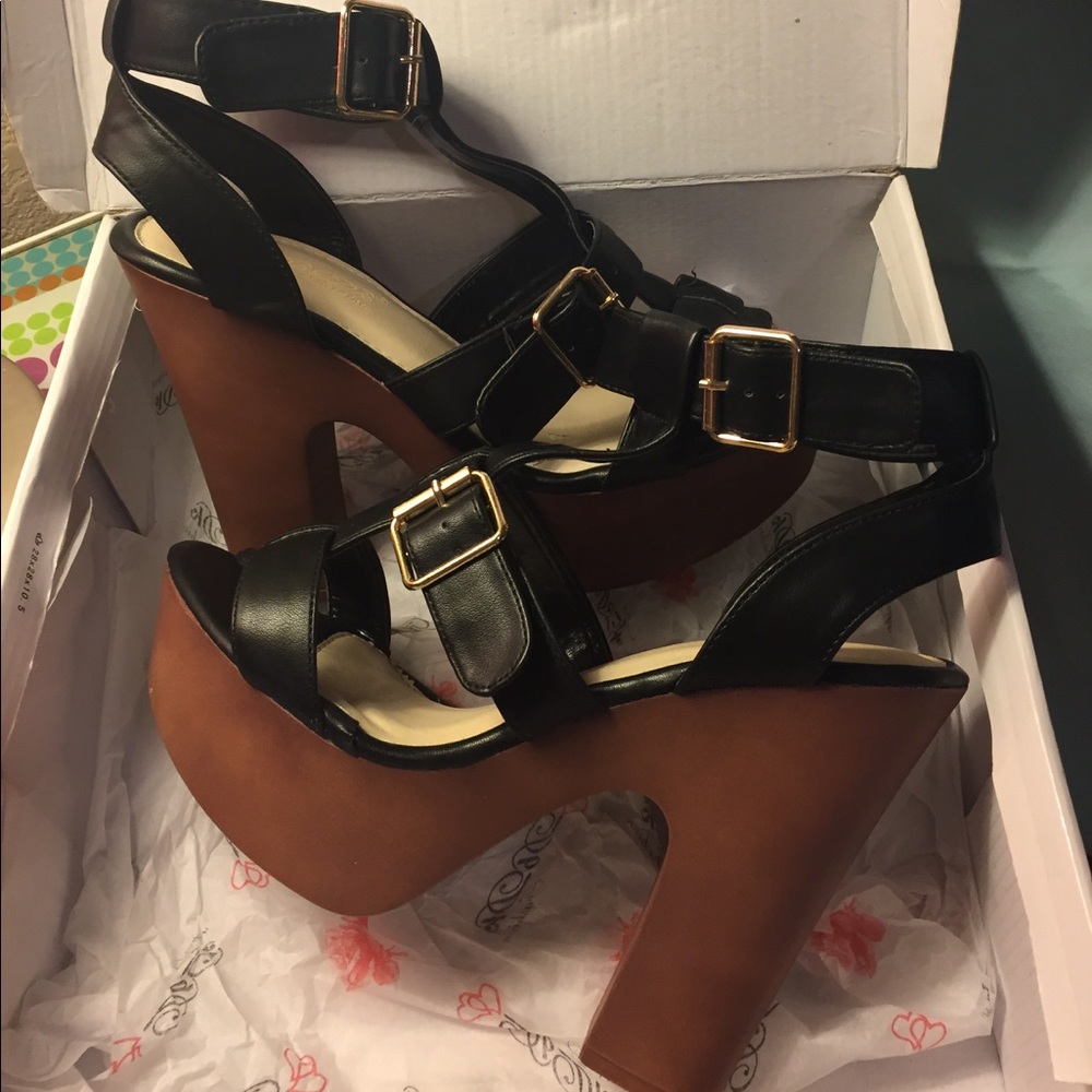 super sexy platform heels 🔥🔥 NEW!!
