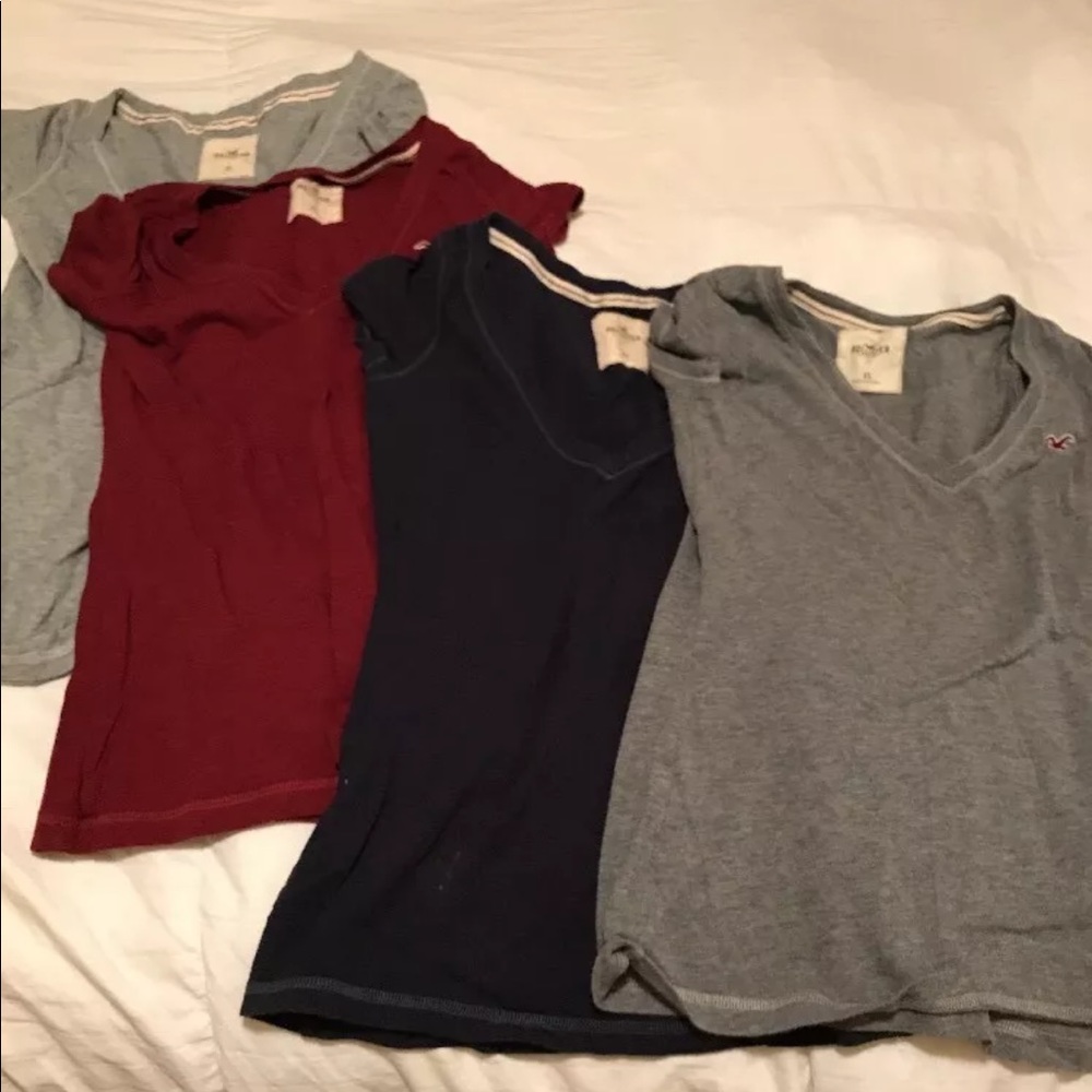 ❌❌SOLD❌❌❌Lot of 4 Hollister v neck t shirts XS