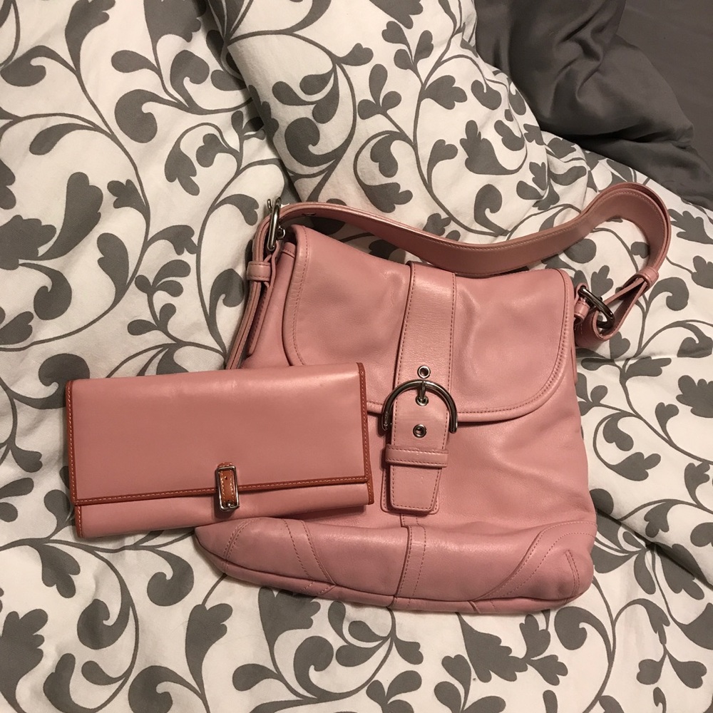 Coach purse and wallet