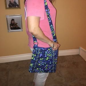 Vera Bradley Cross body💙