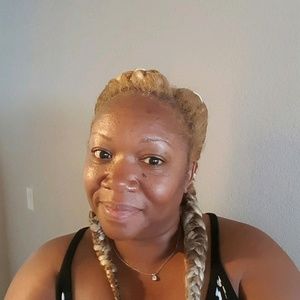 Meet your Posher, Yolanda