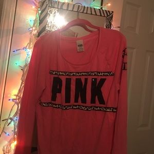 Selling this comfy long sleeved VS Pink shirt