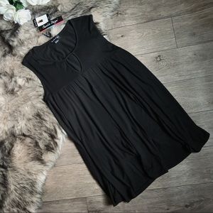 BNWT Black Tunic Tank 💕