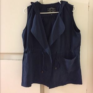 💰3 for $8 Navy blue hooded vest