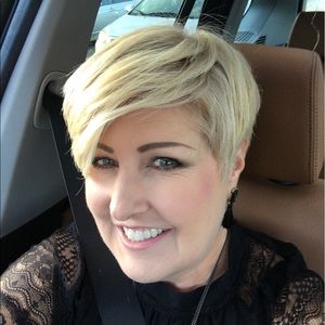 Meet your Posher, Lori