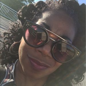 Meet your Posher, Yolanda