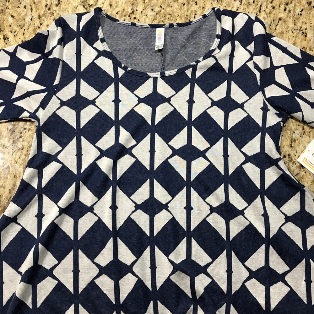 LuLaRoe NWT - Medium, Perfect T