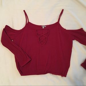 CHARLOTTE RUSSE: Open-shoulder crop top