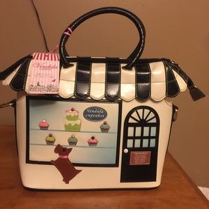 Vendula London cupcake handbag