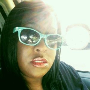 Meet your Posher, Tuquias