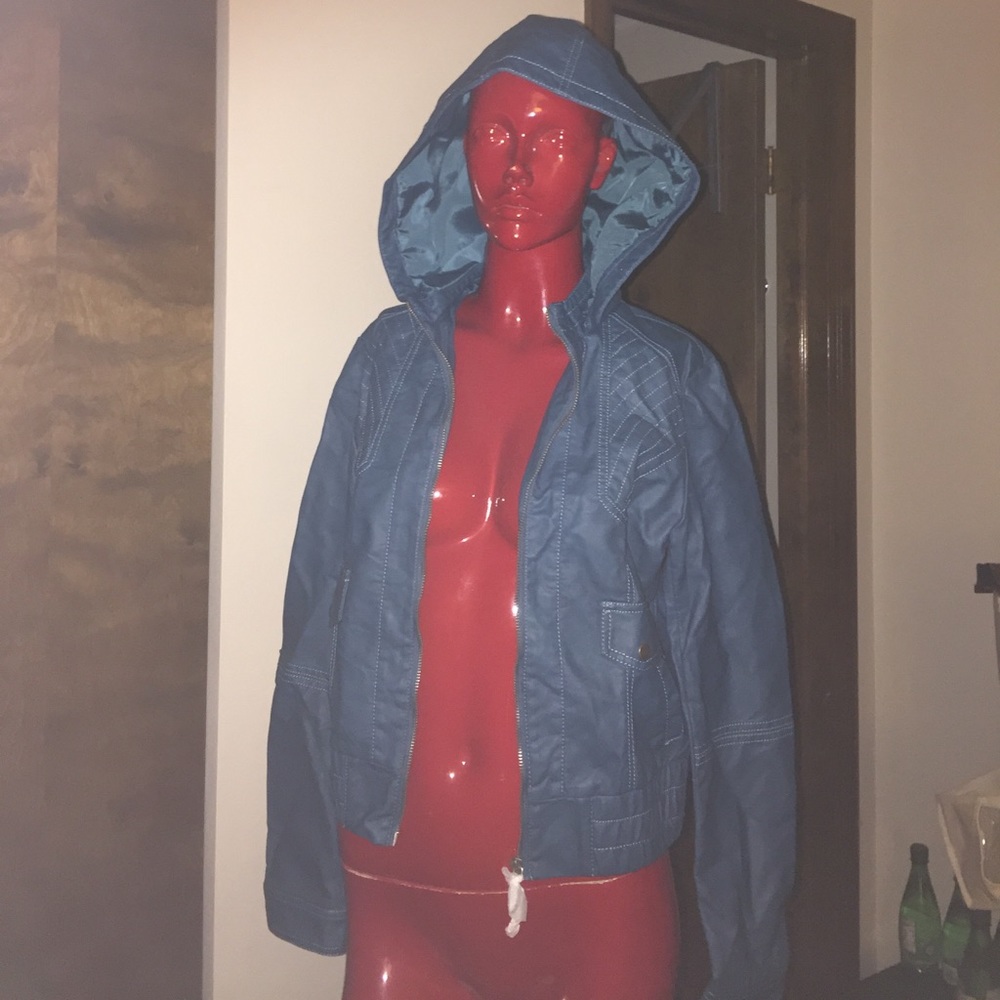 Nwt jacket removable hood small