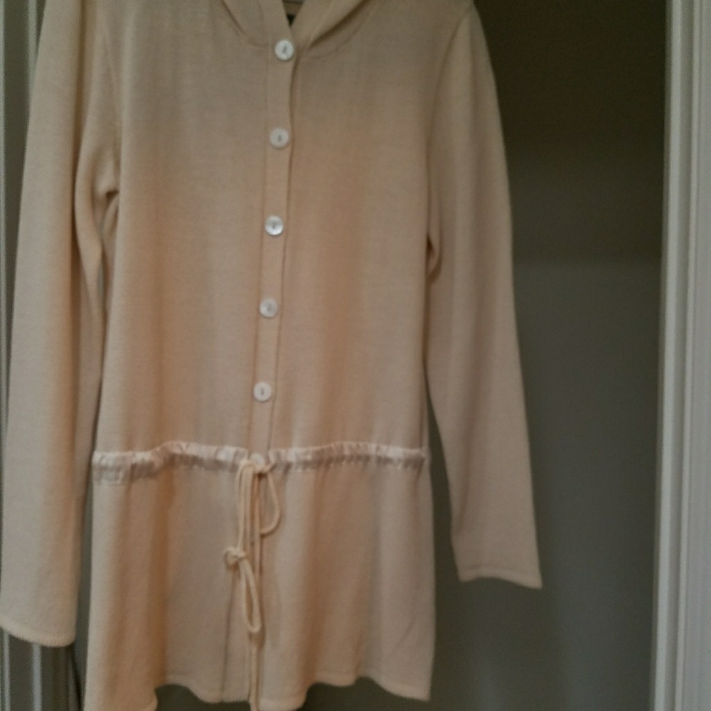 Ivory colored knit sweater with hood