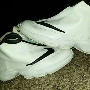 Nike Gloves Black and White Leather