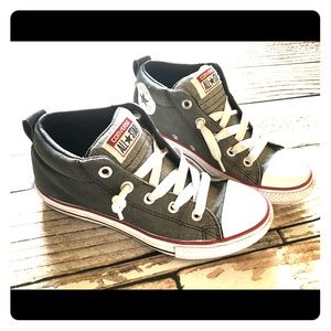 Boys Converse - Size 3.5