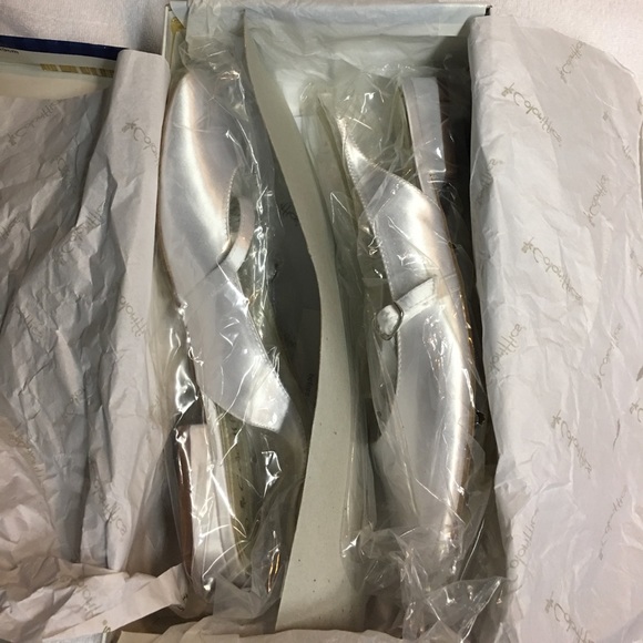 Coloriffics Dyeable White Satin Shoes - Picture 5 of 7