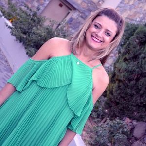 Meet your Posher, Bela