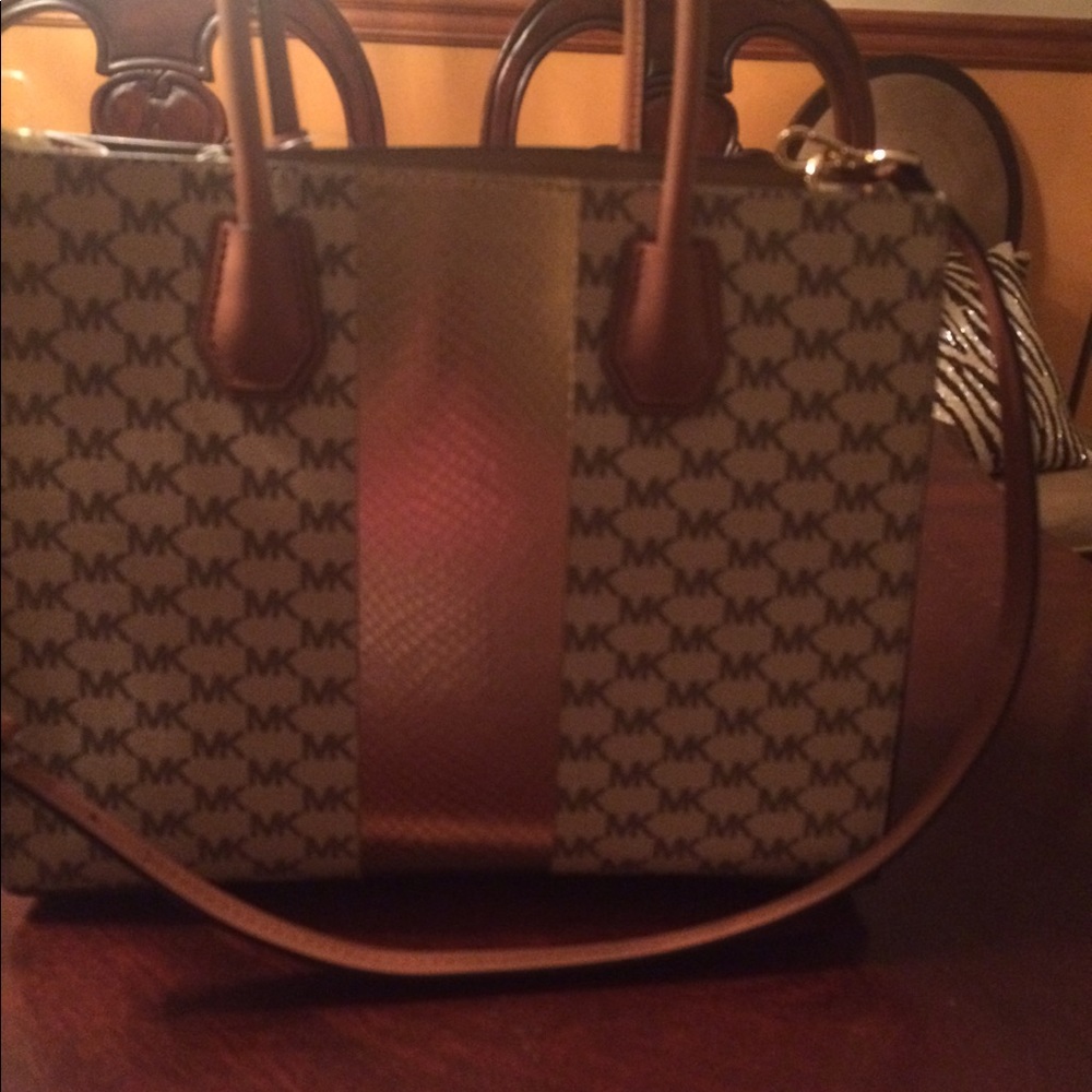 🎈Authentic Michael Kor Purse, Sign - Picture 1 of 4