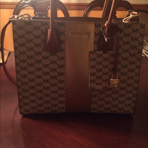 🎈Authentic Michael Kor Purse, Sign - Picture 2 of 4