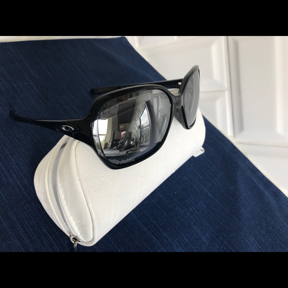 Women's Oakley's
