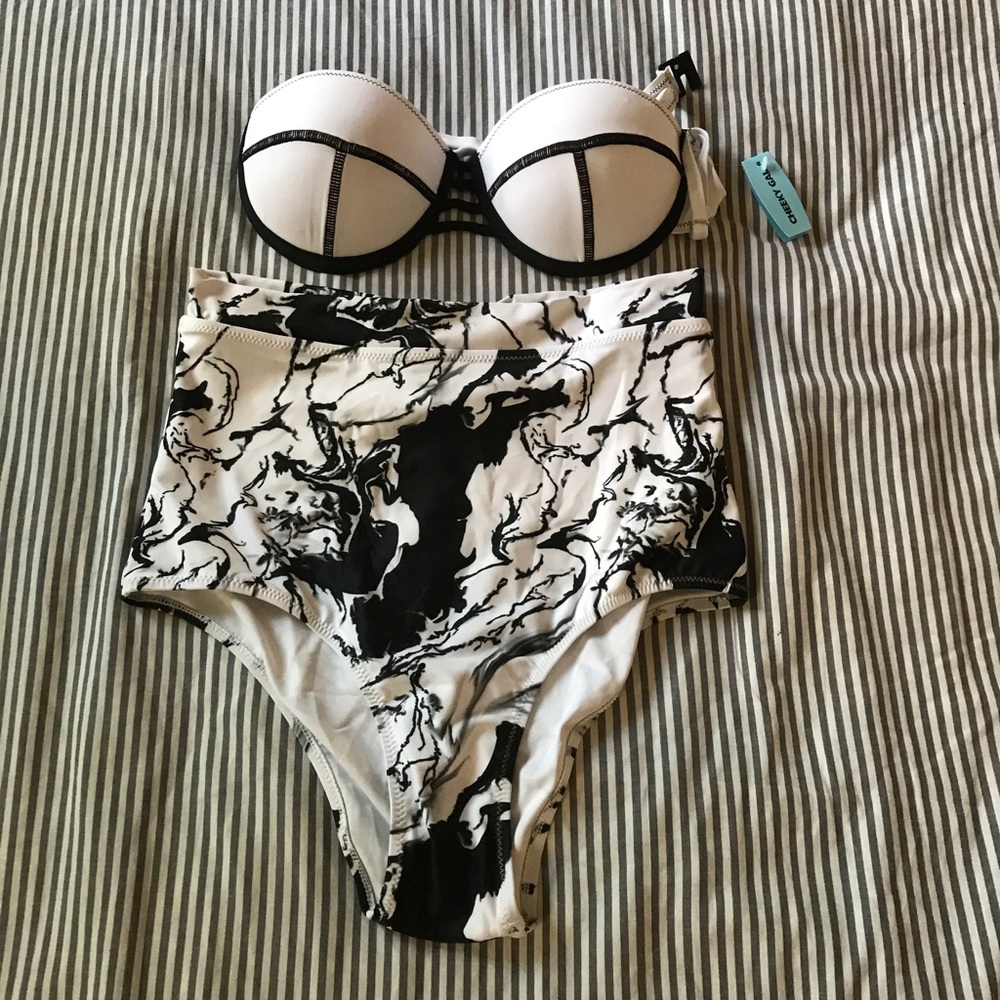 New w/ tags 2 Piece Set Marble bathing suit