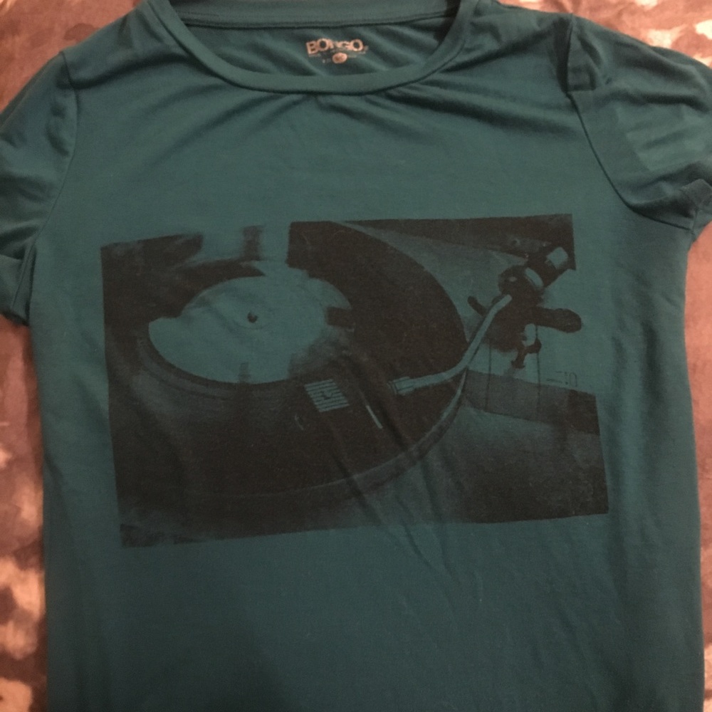 Bongo tee. Short sleeved.  Record graphic.
