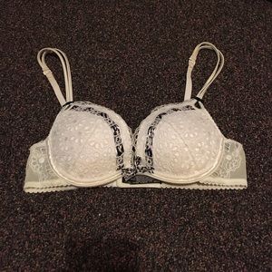 Victoria secret bra 32b very padded/push-up