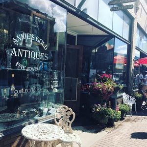 Meet your Posher, Deb