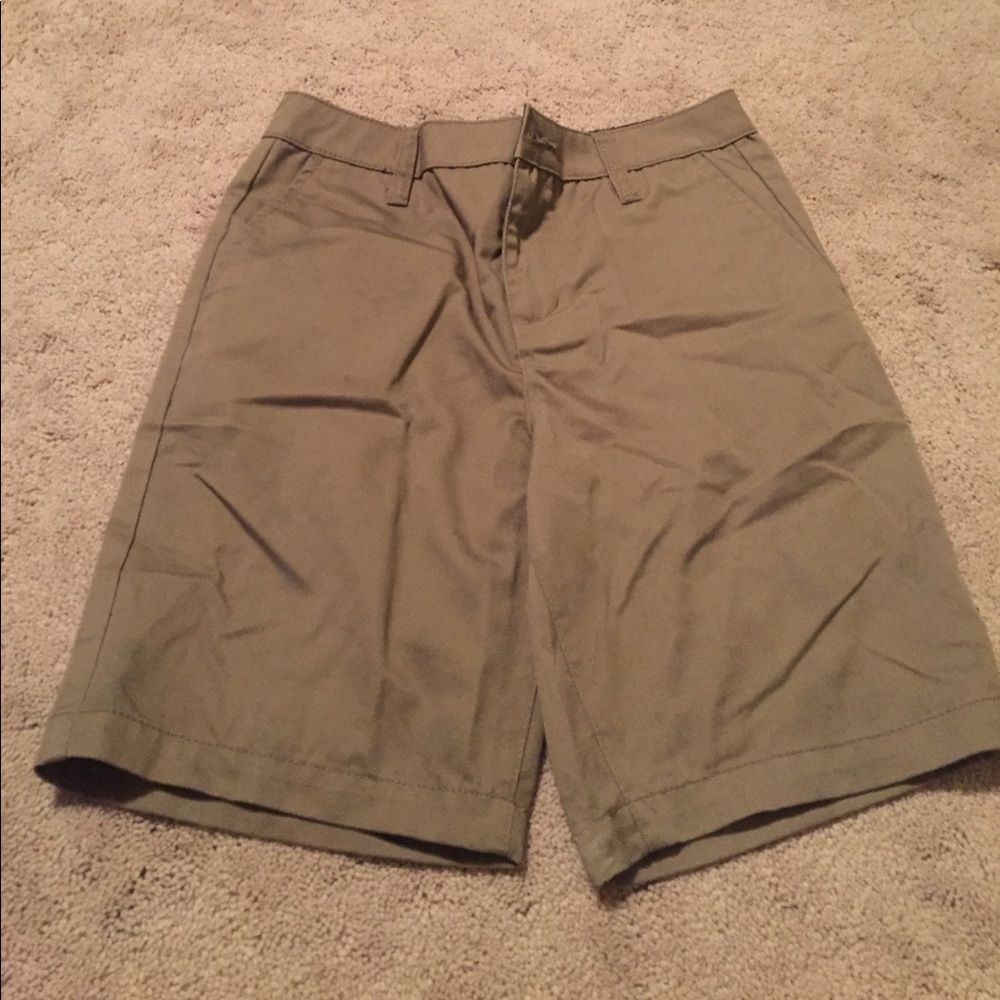 Blue crown tan shorts size 27