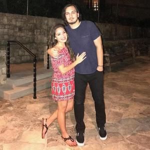 Meet your Posher, Manuela