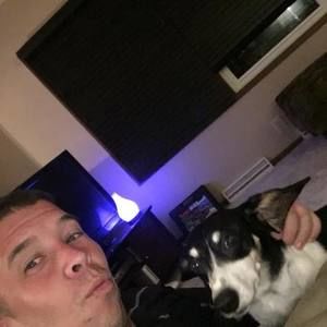 Meet your Posher, Thomas