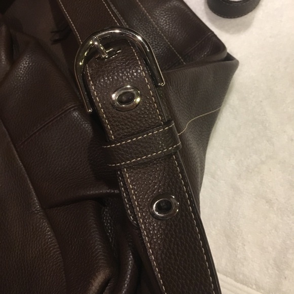 Brown, leather COACH purse. - Picture 4 of 8