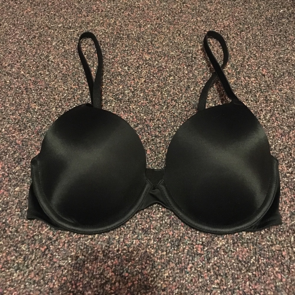 Pink by Victoria secret bra 32c! New without tags