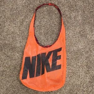 4 FOR $20 // Nike Reversible Bag