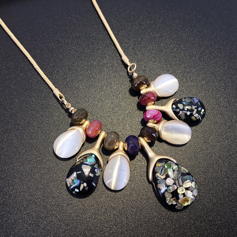 Opal short -Collar Necklace  NWT