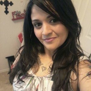 Meet your Posher, Mona