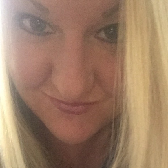 Meet your Posher, Alexis - Picture 1 of 1