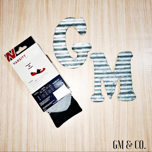 sᴀʟᴇ New Balance Varsity Socks - Picture 2 of 2