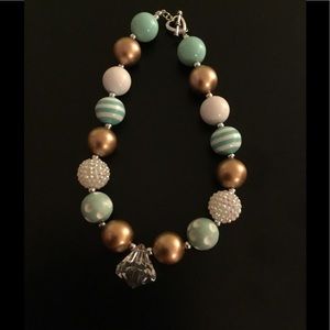 NEW Girls Chuncky Necklace