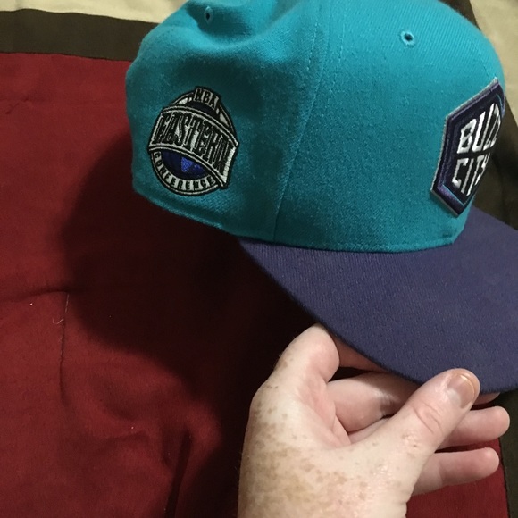 Hornets SnapBack hat - Picture 2 of 2
