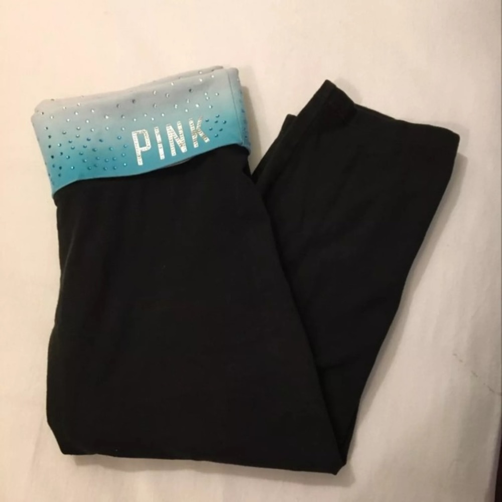VS PINK yoga crops