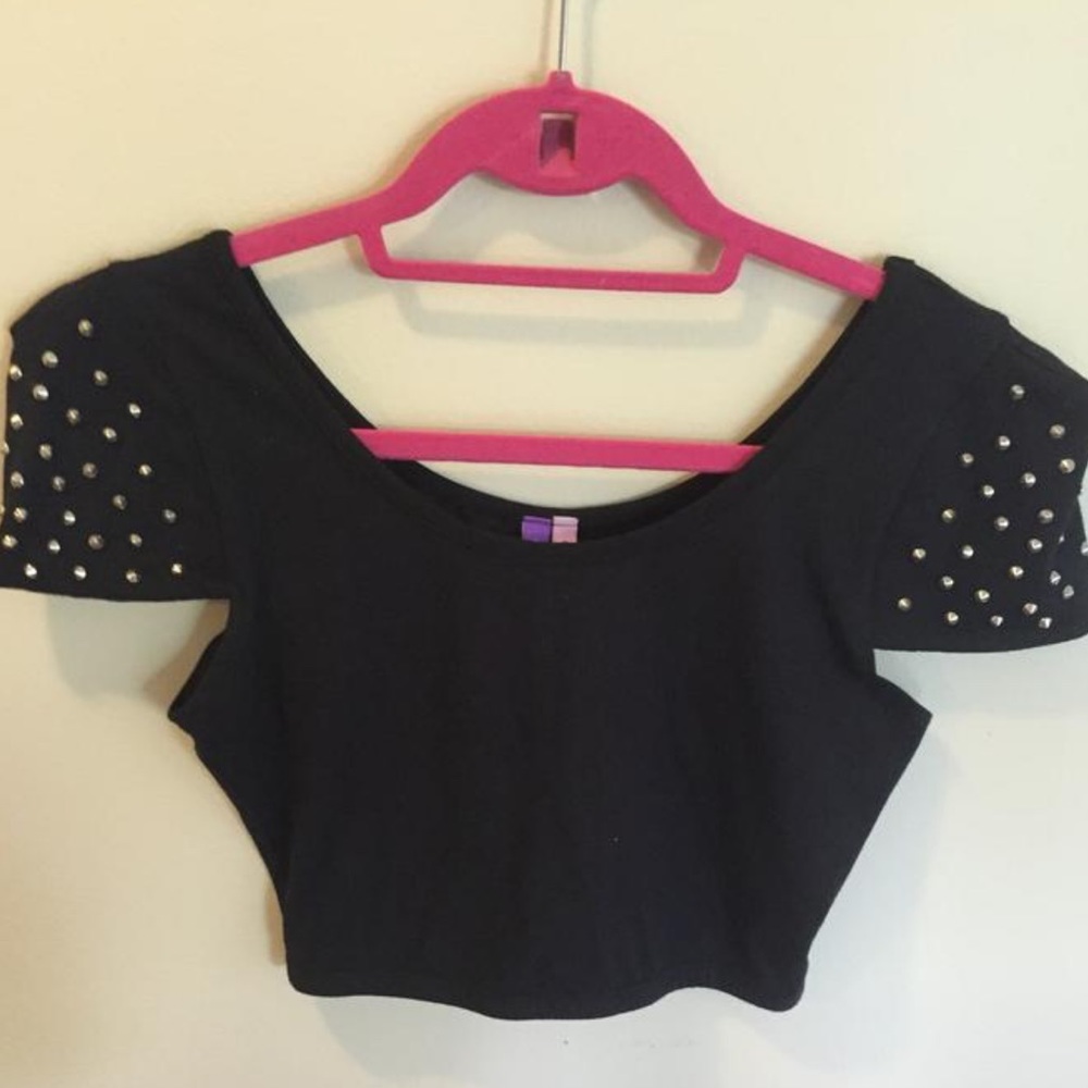 LF Crop Top - Picture 3 of 3