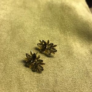 14kt yellow gold earring with gemstones