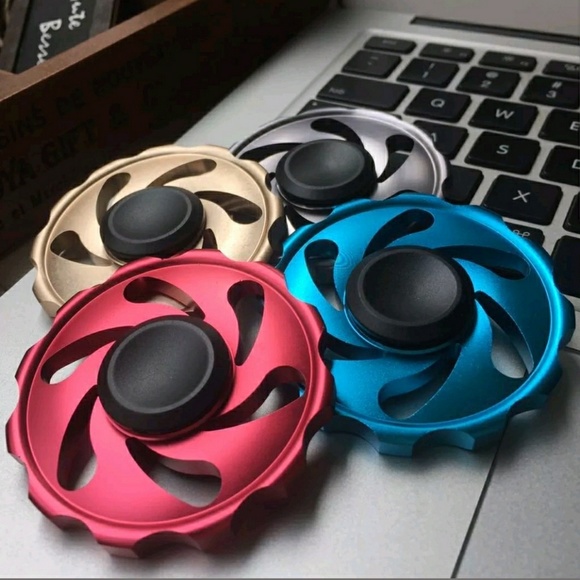 FIDGET SPINNER - Picture 3 of 3