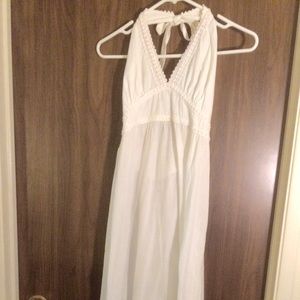 🦋SALE🦋 White summer dress, halter tie.