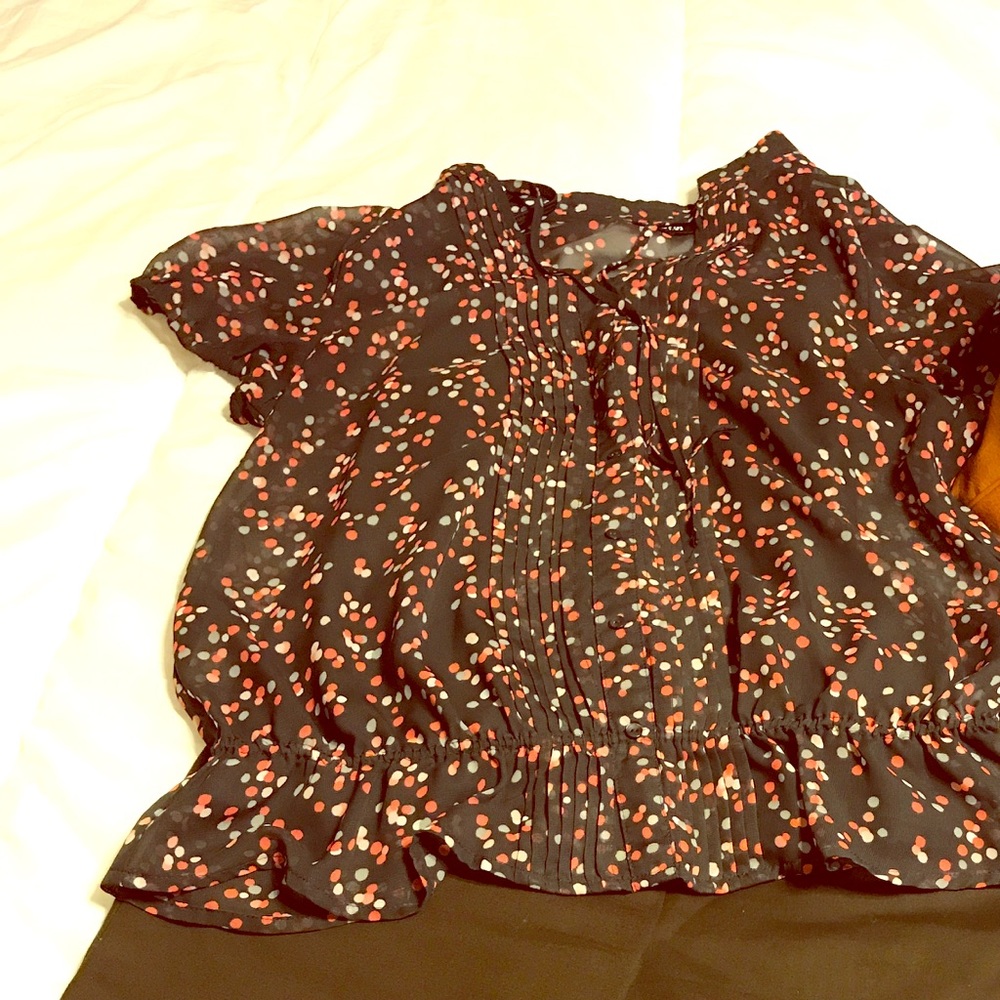 Short Sleeved Polkadot Peplum Blouse