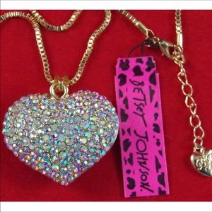 💖BETSEY JOHNSON RADIANT CRYSTAL HEART NECKLACE✨