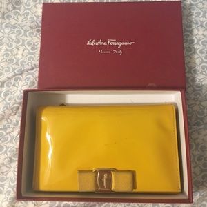 authentic ferragamo vera woc